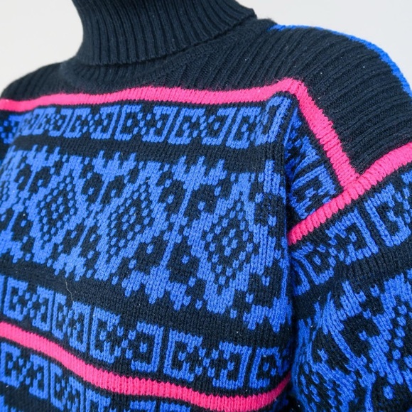 Vintage 80s Geometric Turtleneck Sweater - Picture 4 of 6